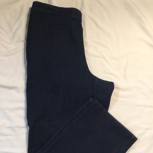 Alfred Dunner Petite Women's Denim Pull On Ankle Pants~Size 10P - Picture 1 of 5